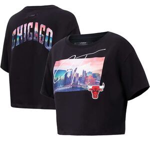 NWT Chicago Bulls boxy cropped Black Graphic T-Shirt